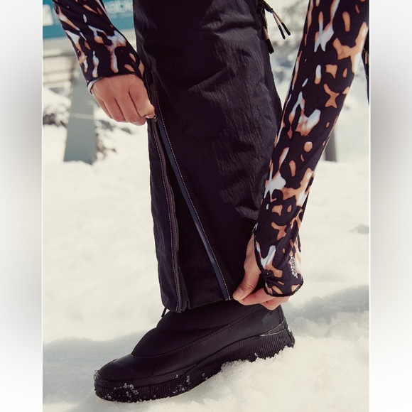 Free People On the Ascend Insulated Ski Bibs Size Medium NWT - Picture 5 of 15